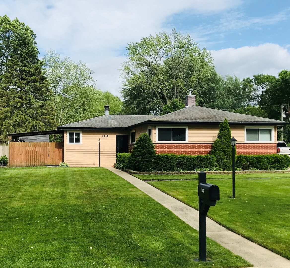 Property Photo:  1415 North Boro Lane  IL 60056 