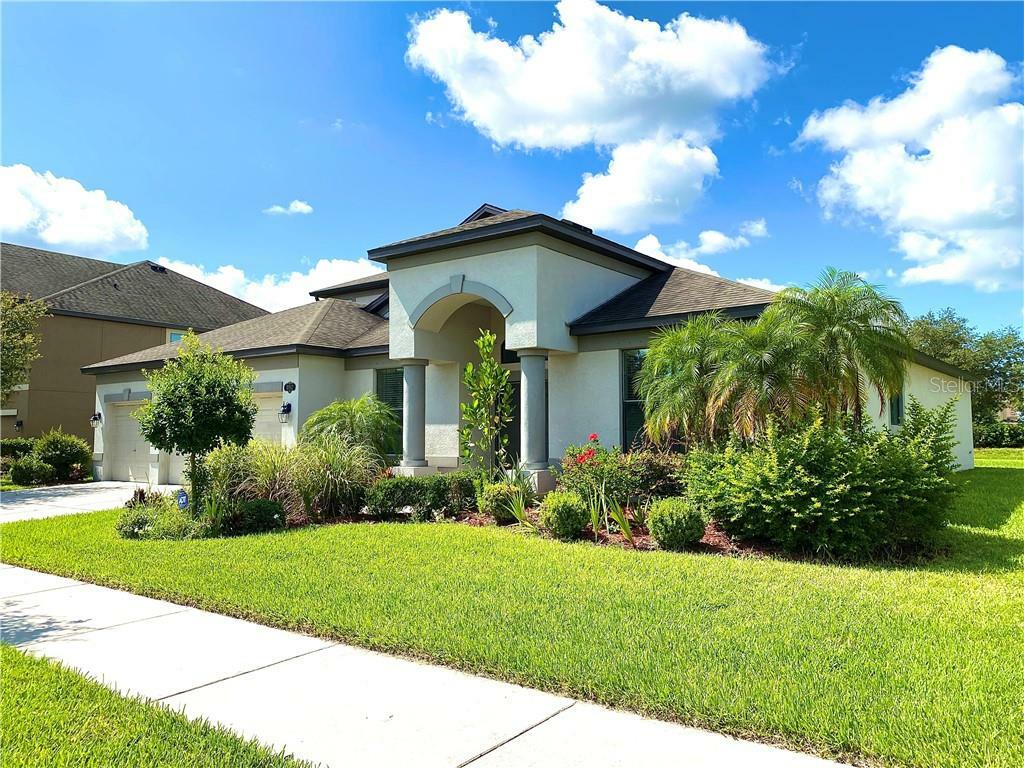 Property Photo: 11932 Harpswell Drive FL 33579