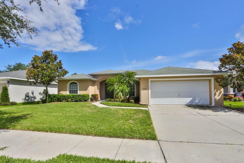 Property Photo:  3804 Milflores Drive  FL 33573 