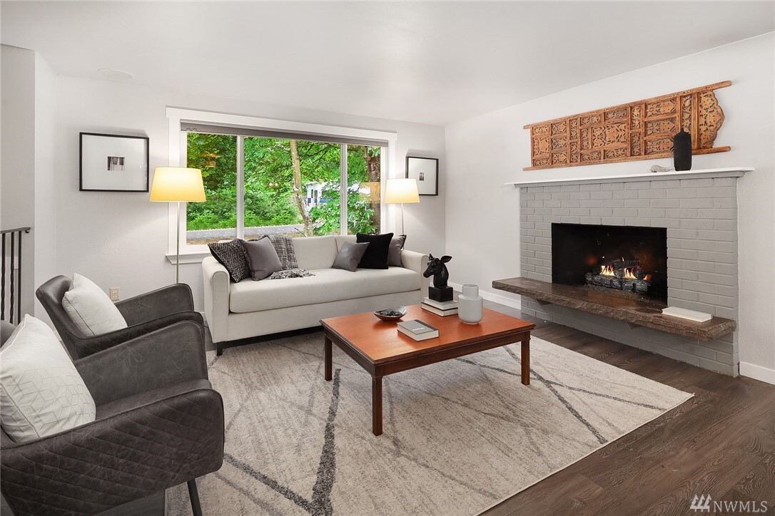 Property Photo: 13904 4th Avenue NE WA 98125