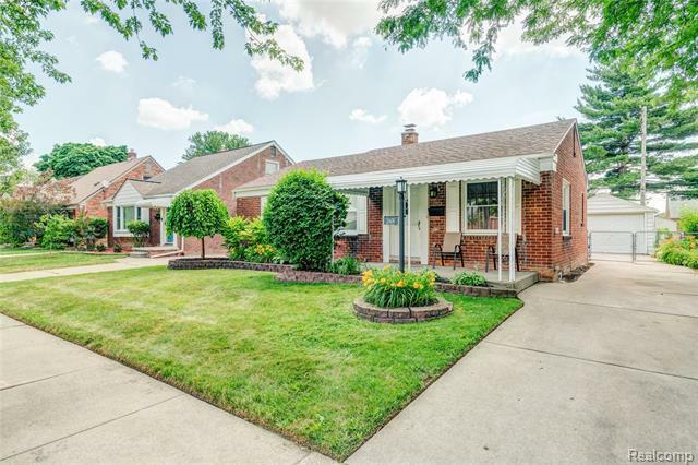 Property Photo: 2601 Edgewood Street MI 48124