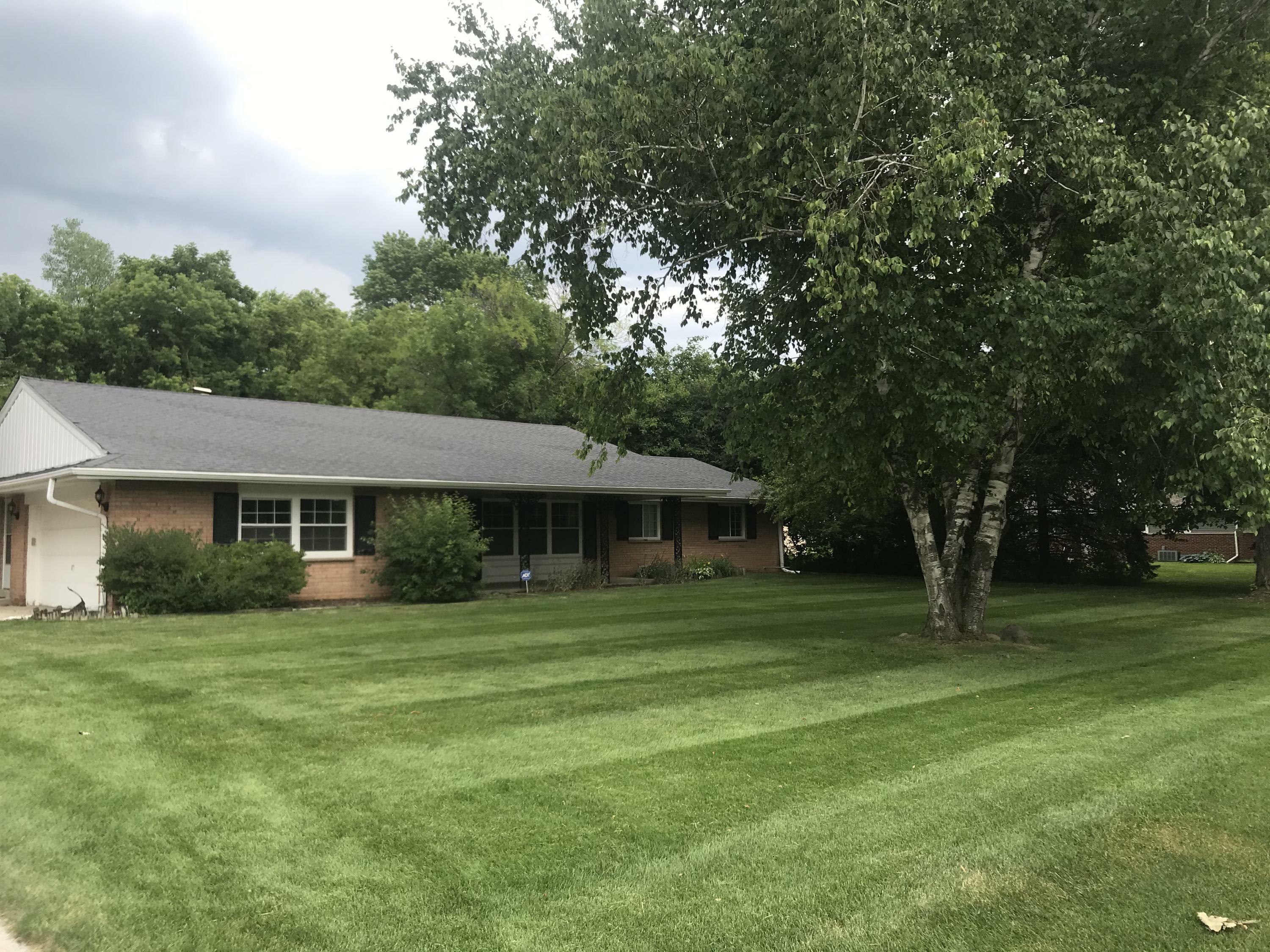 Property Photo:  2512 W Green Tree Rd  WI 53209 