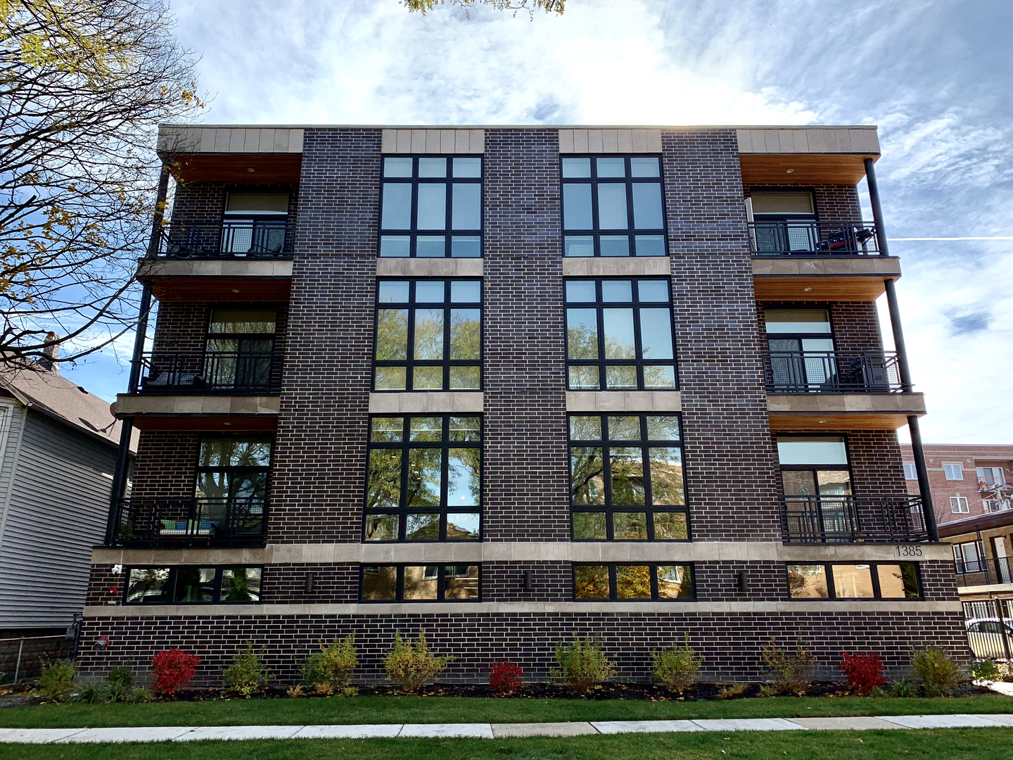 Property Photo: 1385 Brown Street 301 IL 60016