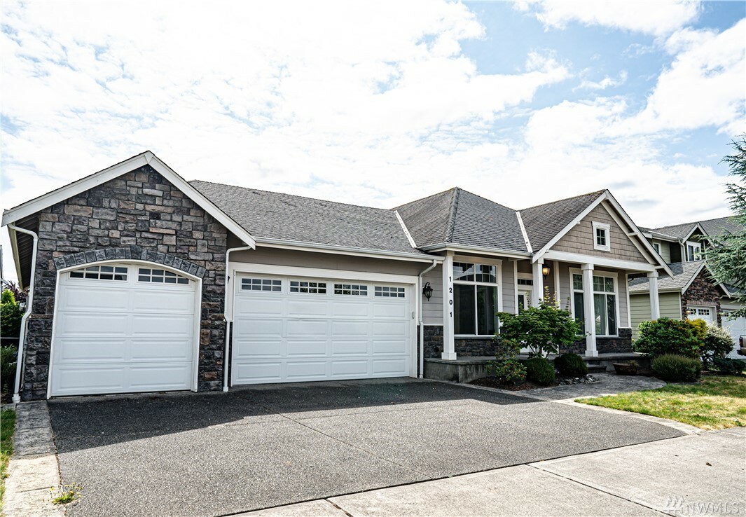 Property Photo:  1201 24th St NW  WA 98371 