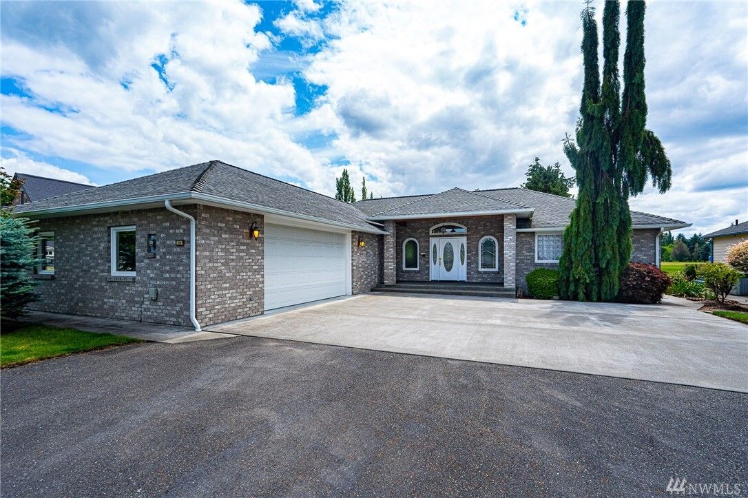 Property Photo: 114 Villageway Drive WA 98532