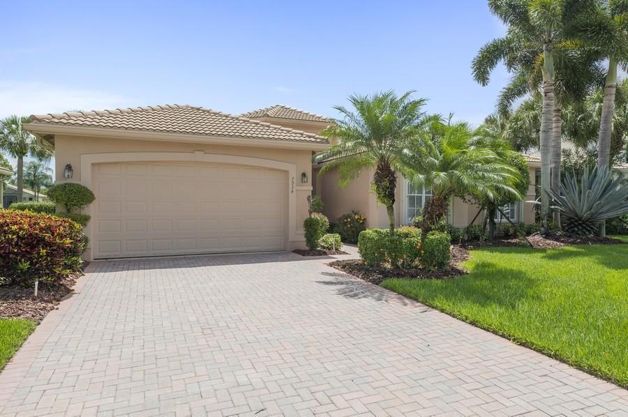Property Photo:  7934 Ferndale Bend Drive  FL 33467 