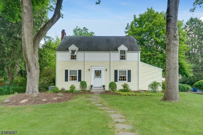 Property Photo:  30 S Alward Ave  NJ 07920 