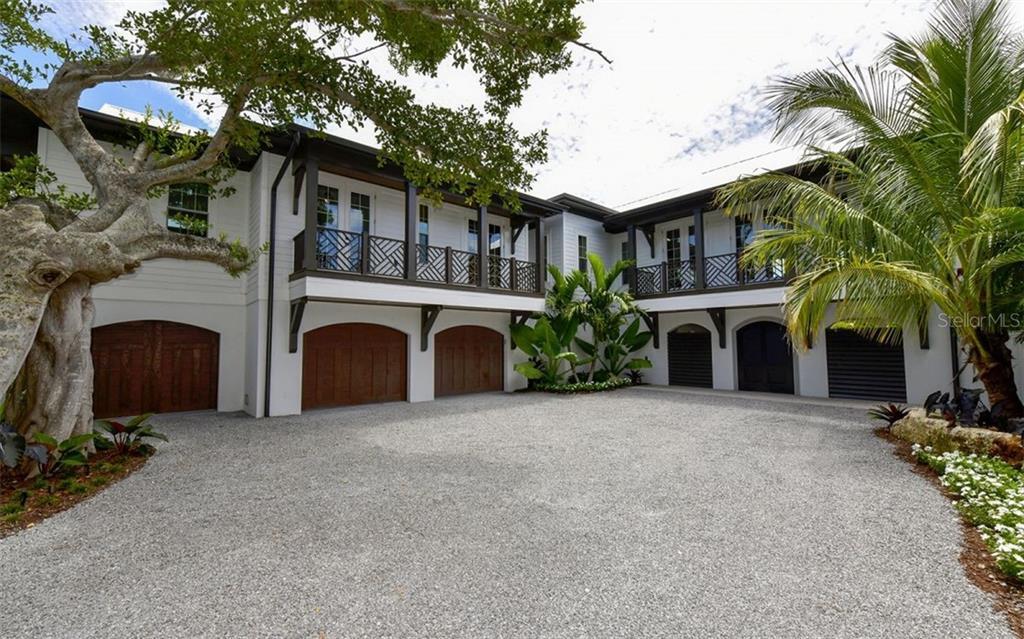 Property Photo: 219 Chilson Avenue FL 34216