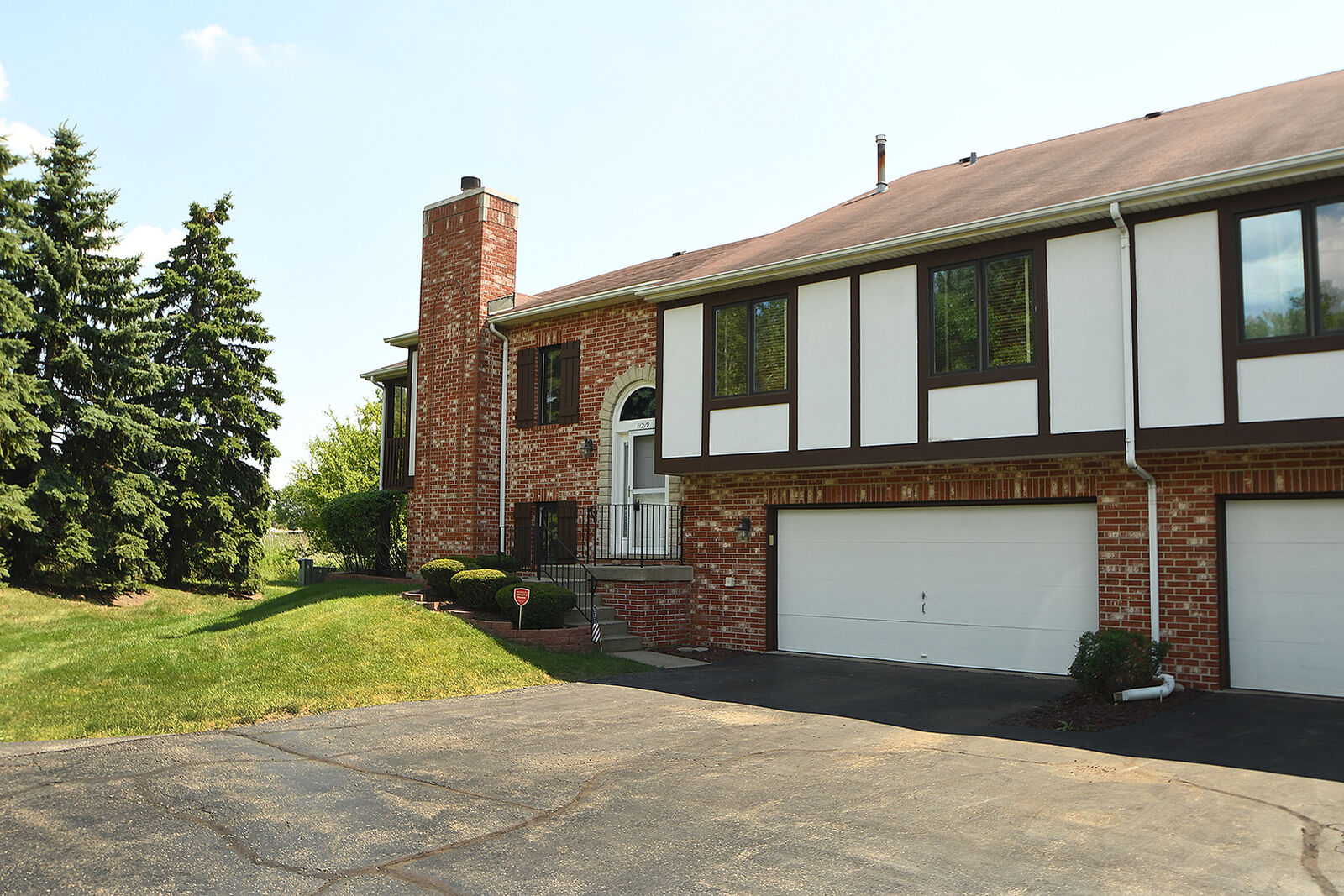 Property Photo:  11219 Bradley Court  IL 60467 