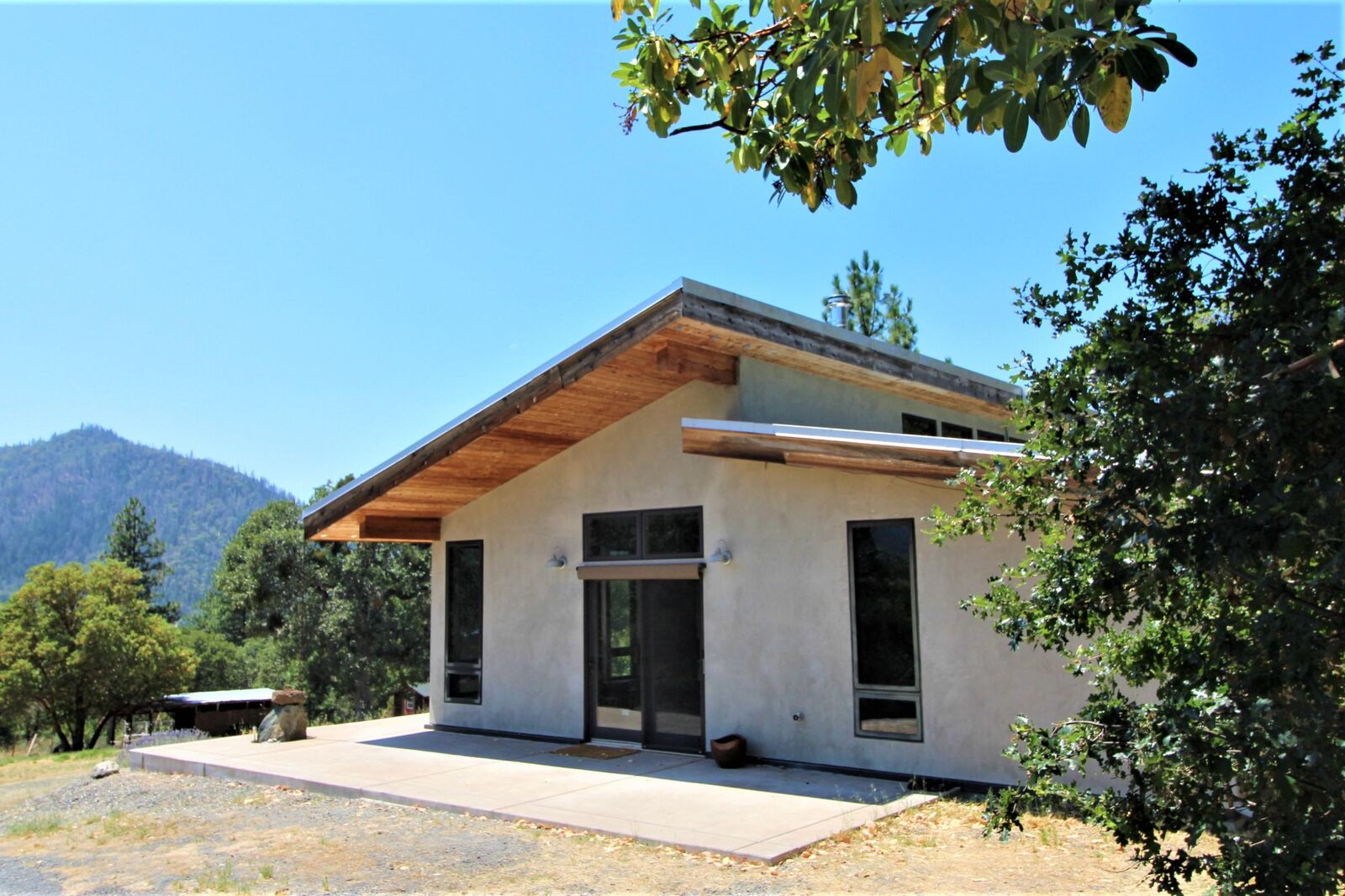 Property Photo:  17170 N Applegate Road  OR 97527 