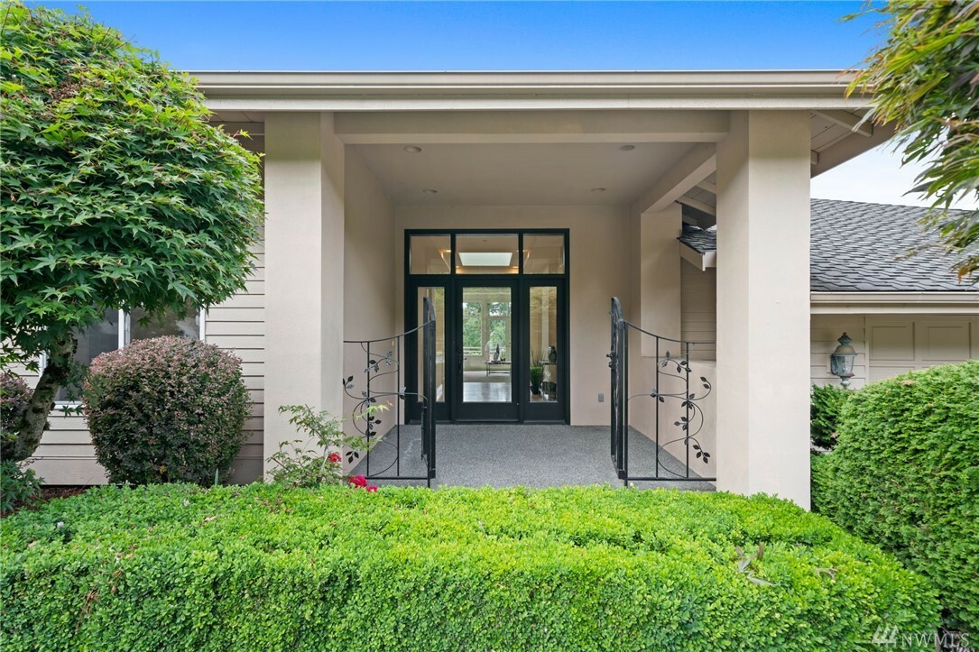 Property Photo: 8003 141st Ave SE WA 98059