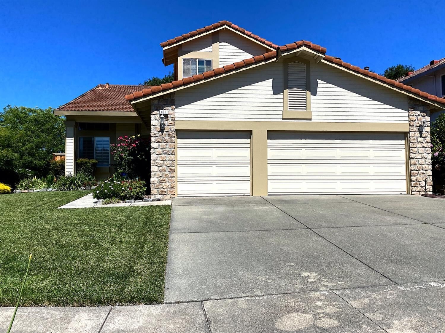 Property Photo: 401 Buena Tierra Court CA 95492