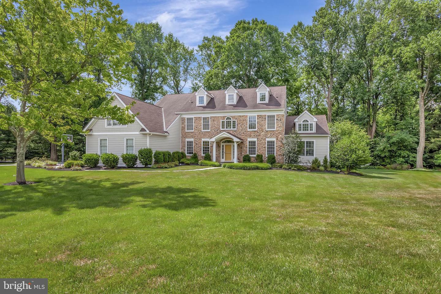 Property Photo: 1400 Carolina Place PA 19335