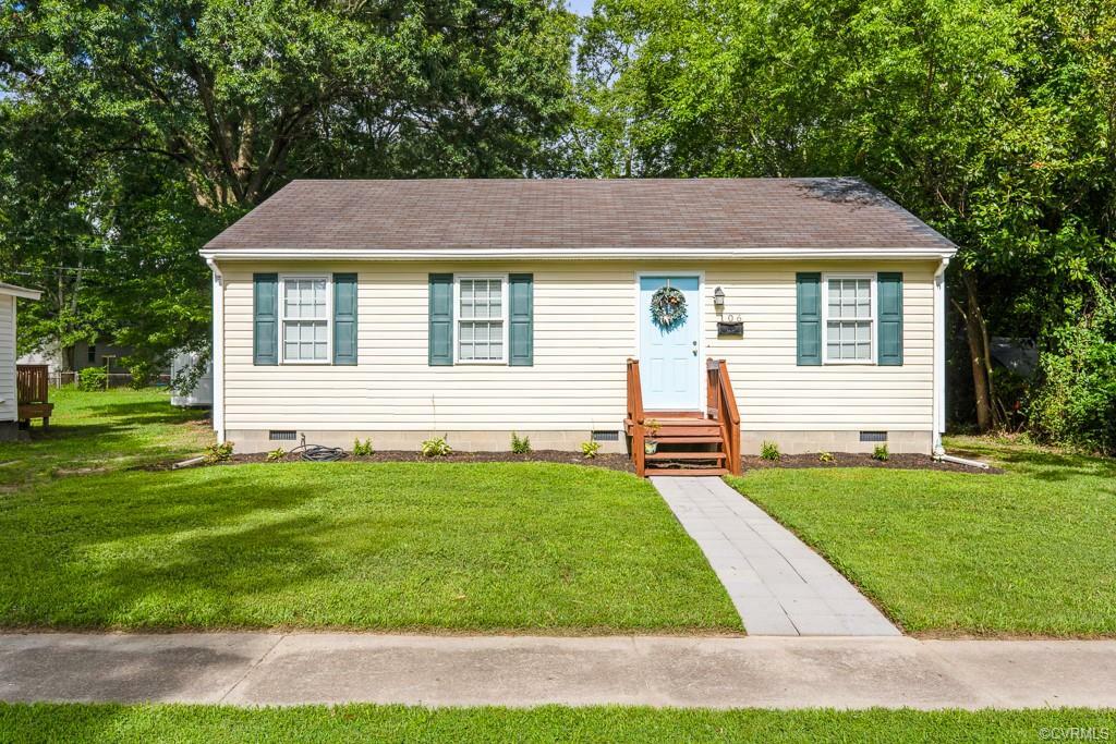 Property Photo:  106 S 4th Avenue  VA 23860 