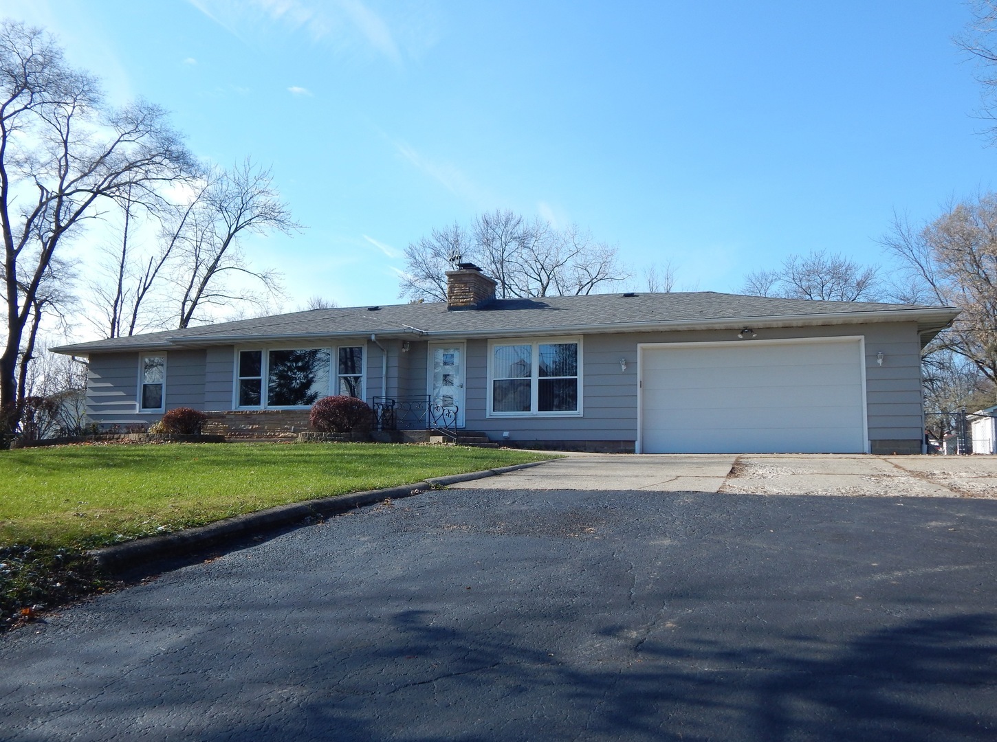 Property Photo:  607 Barreville Road  IL 60050 