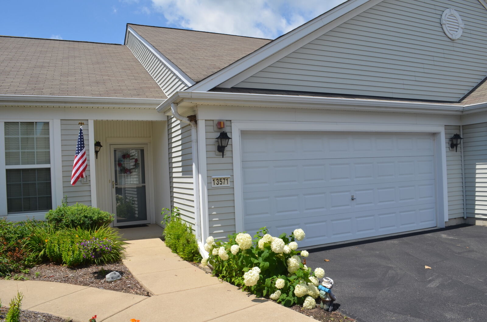 Property Photo: 13571 Hemlock Road IL 60142