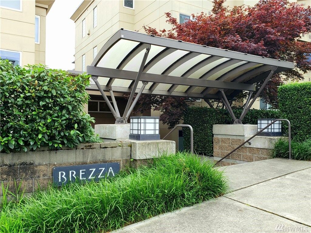 Property Photo: 225 4th Ave A208 WA 98033