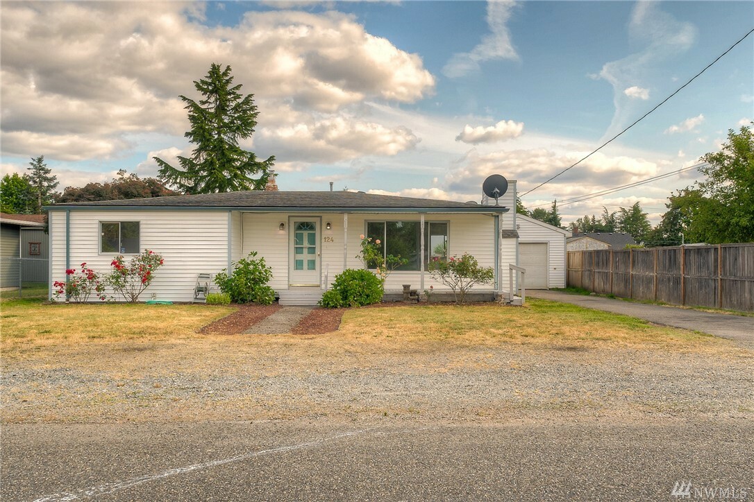 Property Photo:  124 132nd St E  WA 98445 