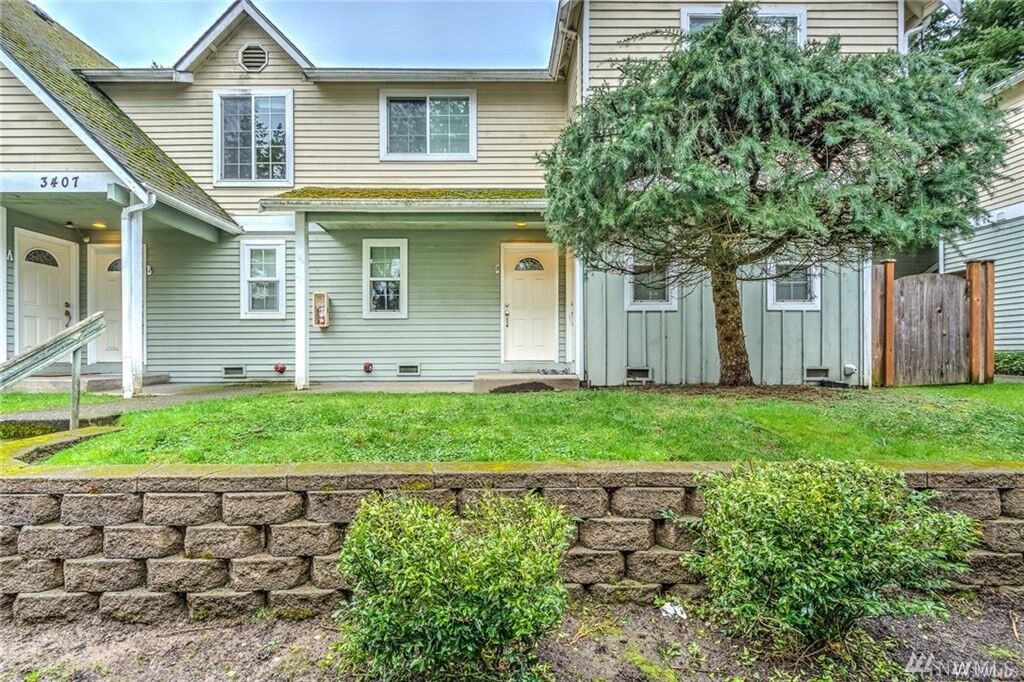 Property Photo:  3407  156th Street SW C  WA 98078 