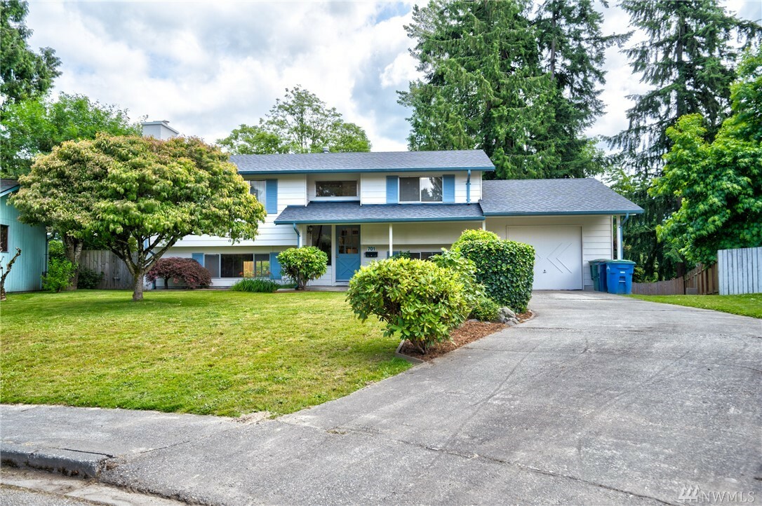 Property Photo:  701 Bingham Place  WA 98284 