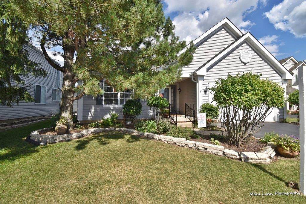 Property Photo: 1093 Orchard Lake Drive IL 60506