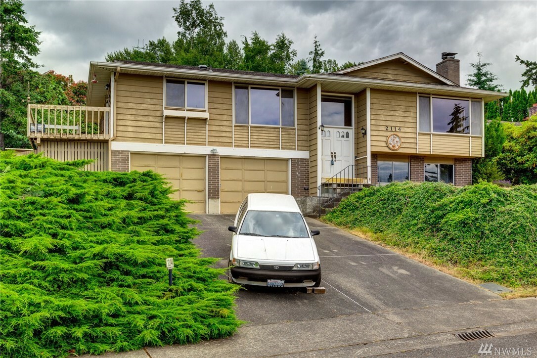 Property Photo:  2114 Niagara Dr  WA 98229 