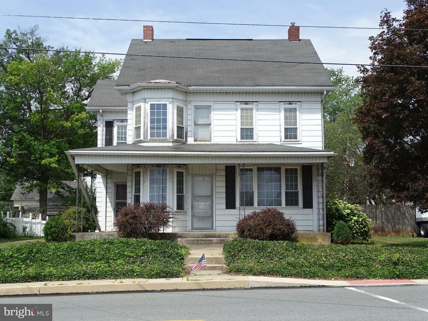 Property Photo:  2428 S Queen Street  PA 17402 