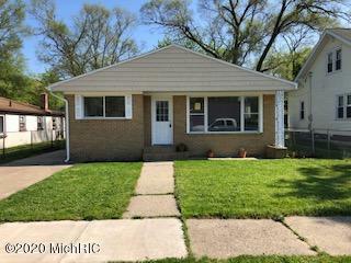 Property Photo:  1077 Irwin Avenue  MI 49442 