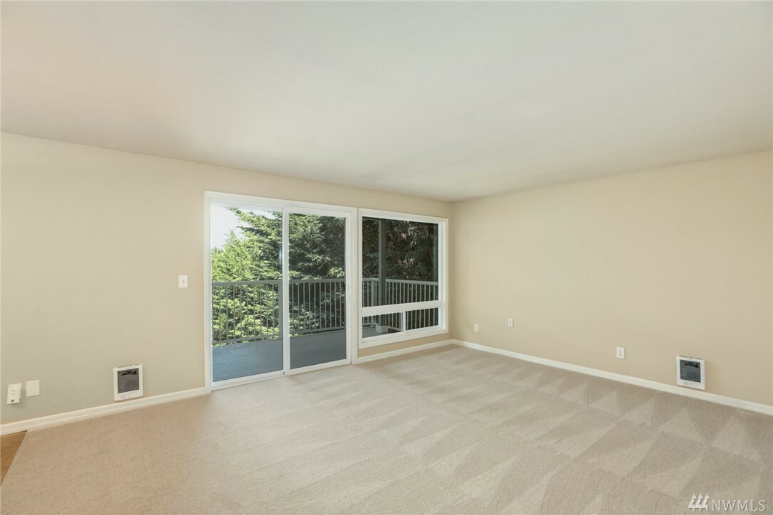 Property Photo:  1111 Kirkland Ave 1-A  WA 98033 