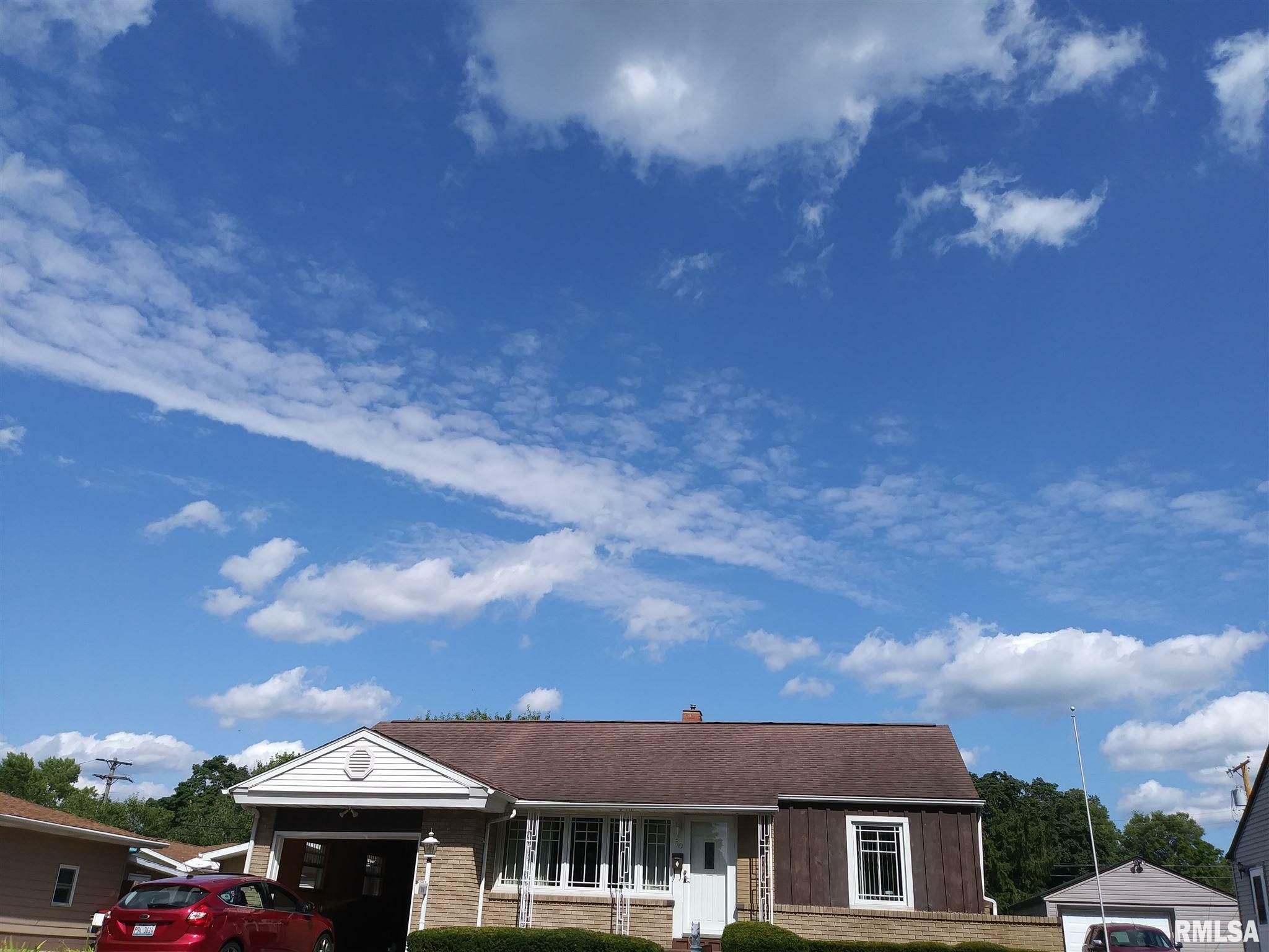 Property Photo:  310 Sherwood  IL 61554 