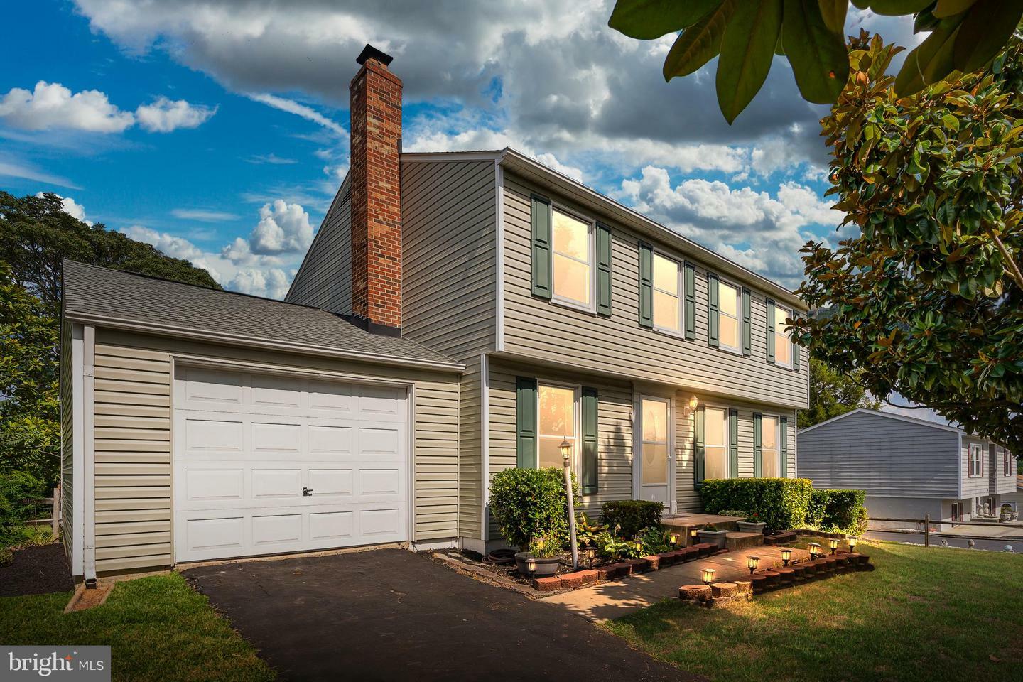 Property Photo:  10114 Hillside Lane  VA 22408 