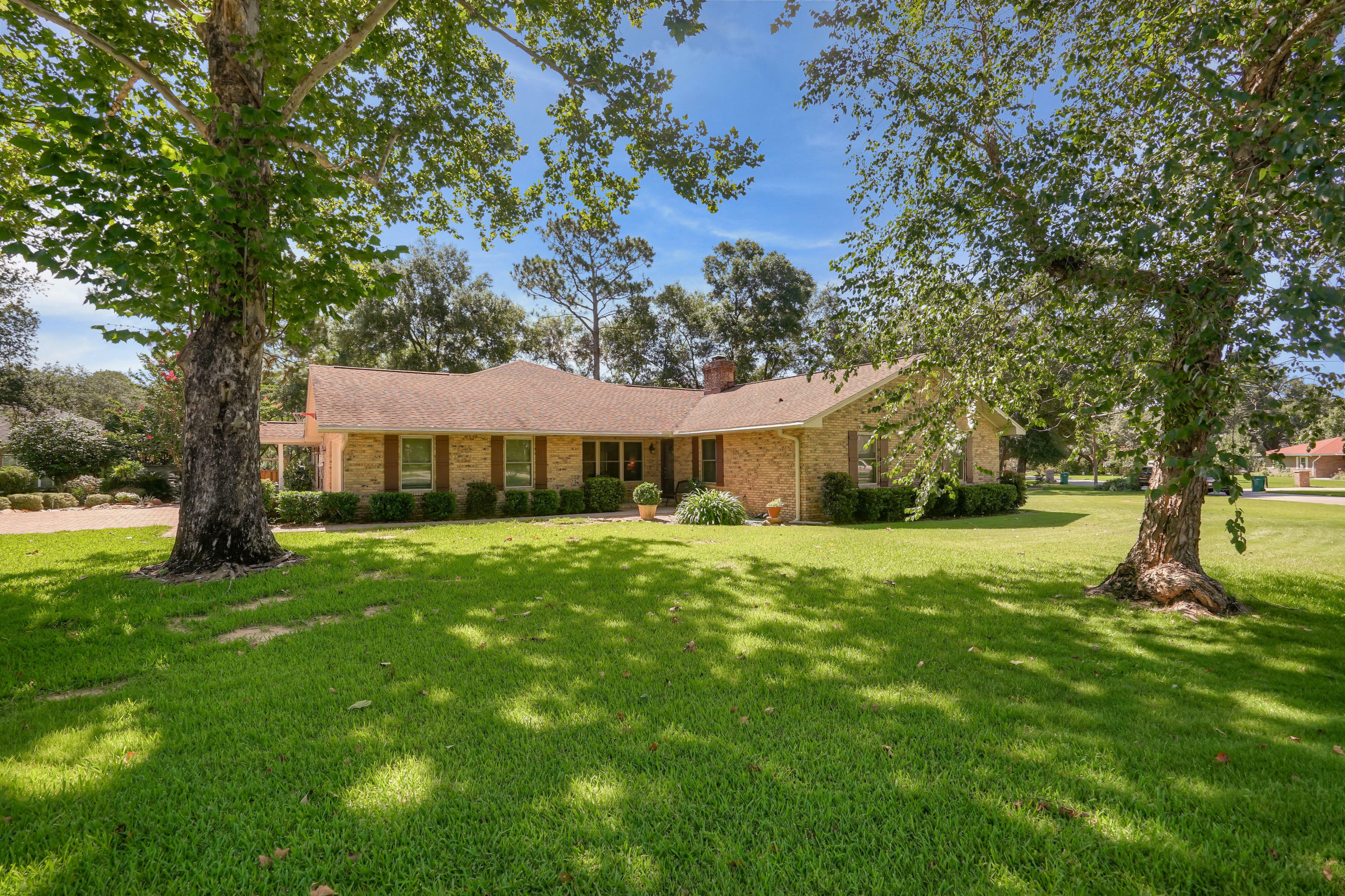 Property Photo:  62 Irene Court  FL 32578 