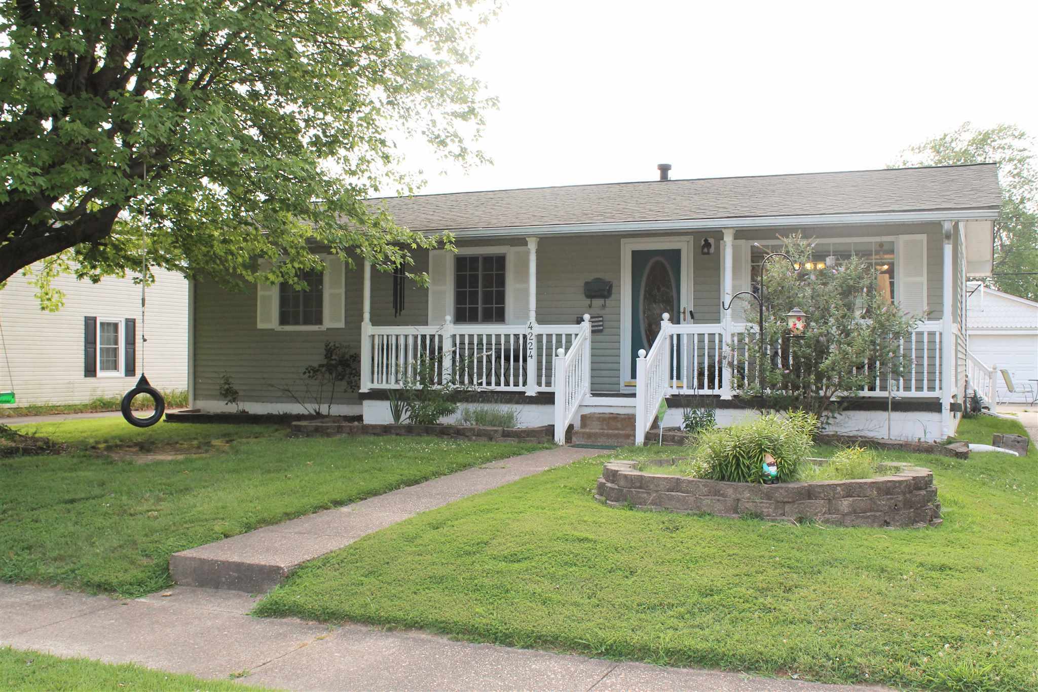 Property Photo:  4224 Tremont Avenue  IN 47710-3666 