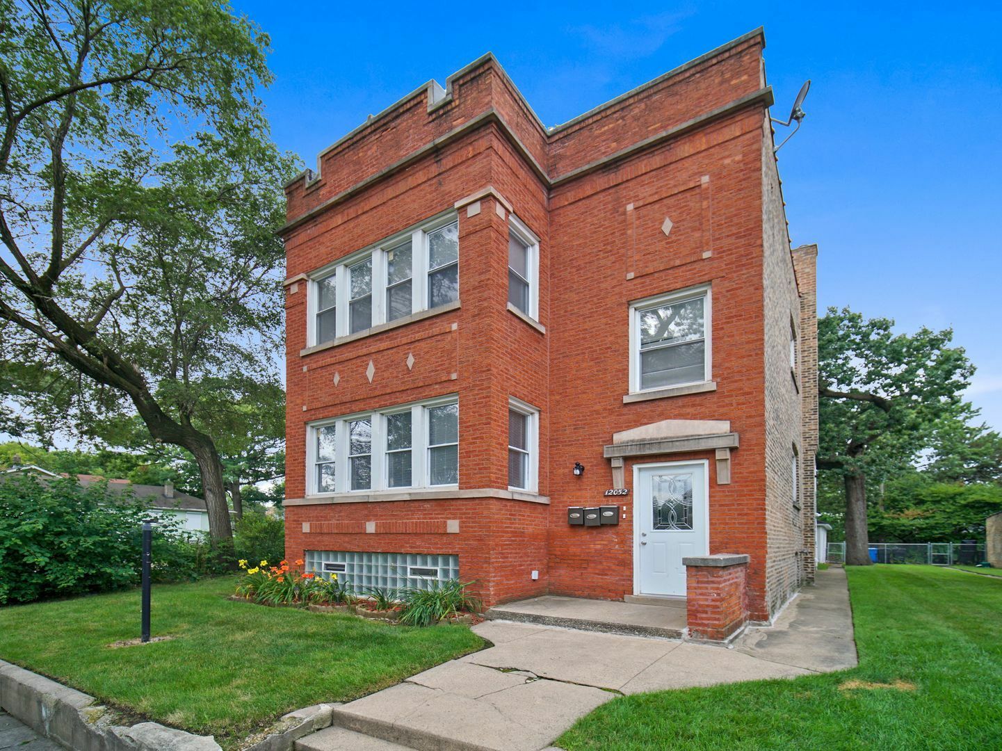 Property Photo:  12052 S Stewart Avenue  IL 60628 