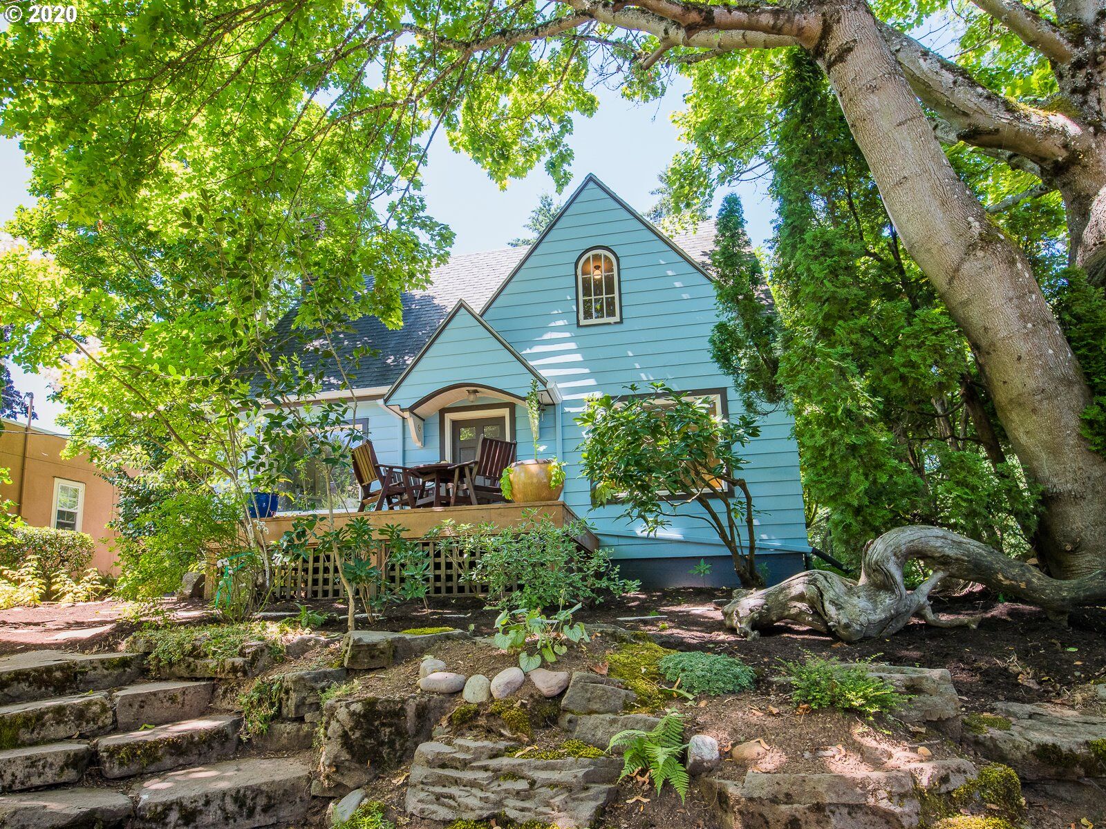 Property Photo:  1951 SE 32nd Ave  OR 97214 