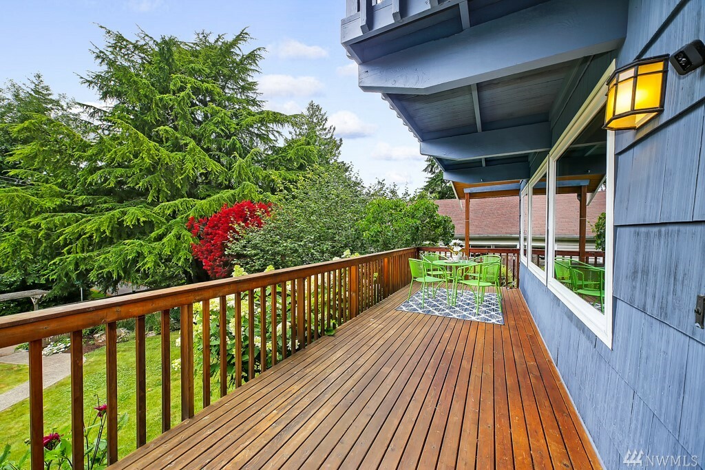 Property Photo:  9704 44th Ave SW  WA 98136 