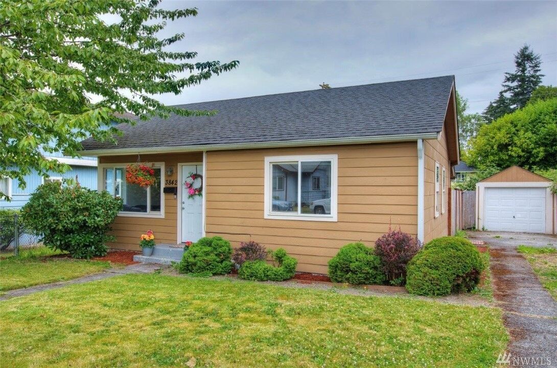 Property Photo: 3842 E K Street WA 98404