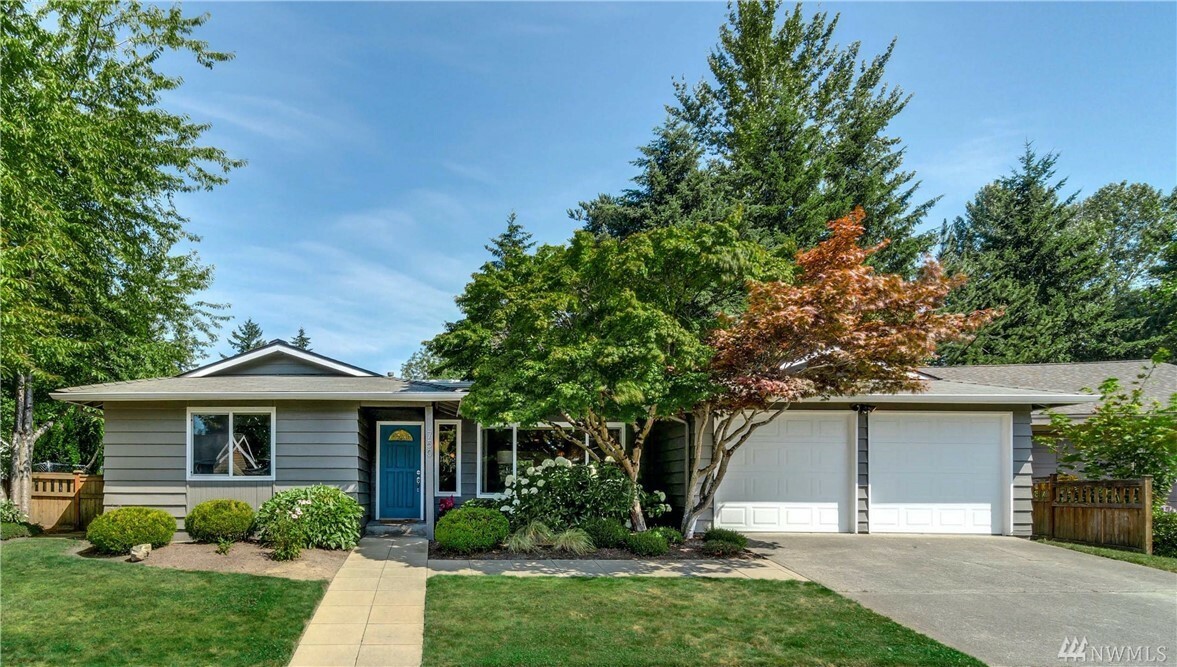 Property Photo:  750 S 25th St  WA 98055 