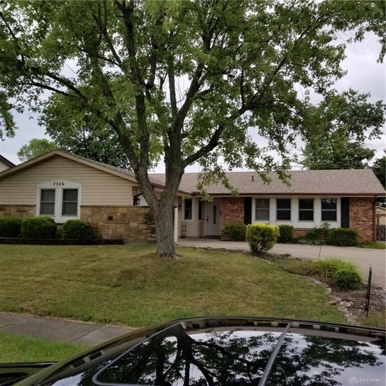Property Photo: 7346 Colegrove Drive OH 45424
