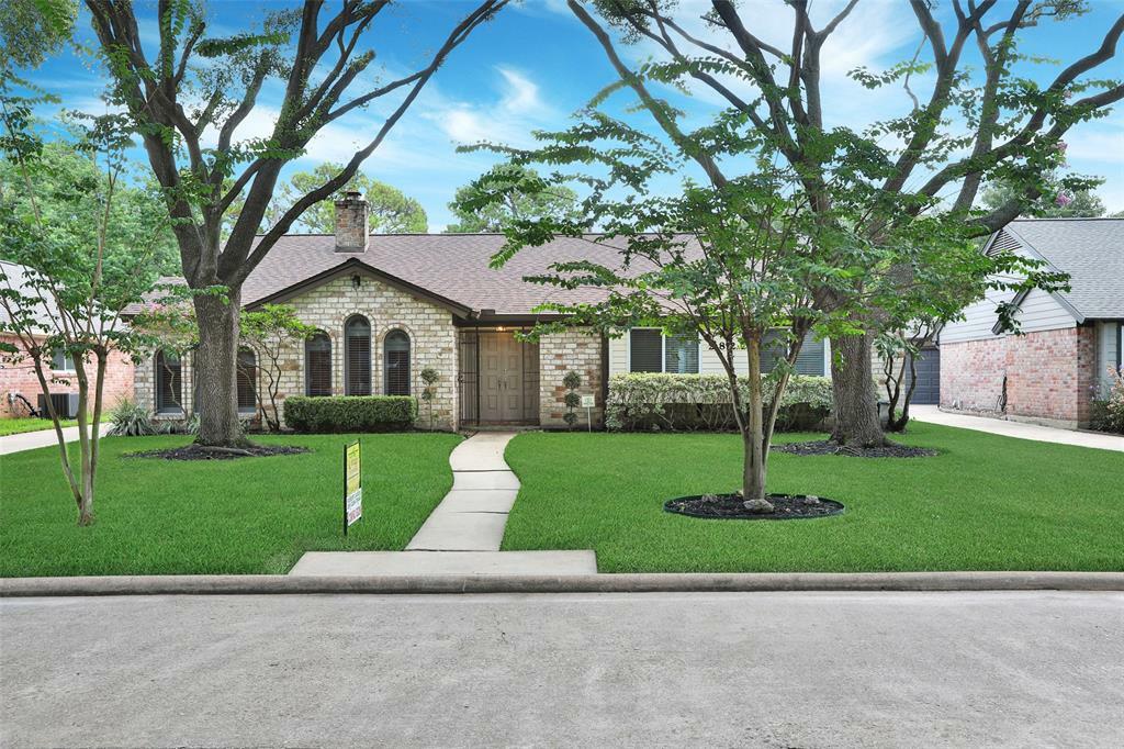 Property Photo: 2822 Fontana Drive TX 77043