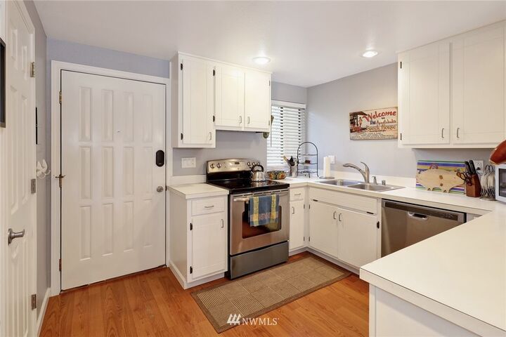 Property Photo:  7650 Birch Bay Drive H-3  WA 98230 