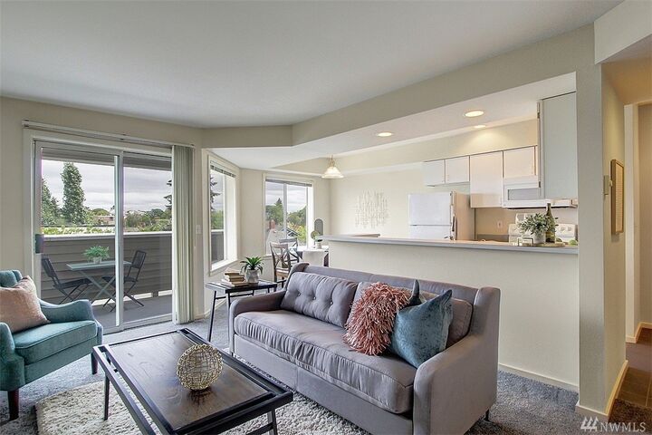 Property Photo:  2108  Warren Avenue N 301  WA 98109 