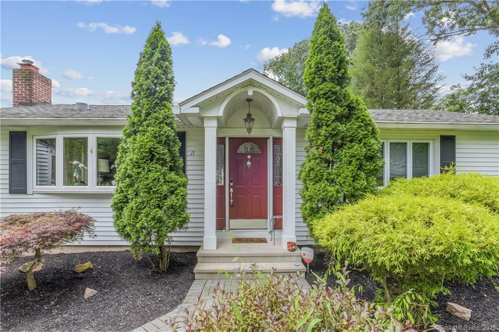 Property Photo: 11 Briarwood Circle CT 06473