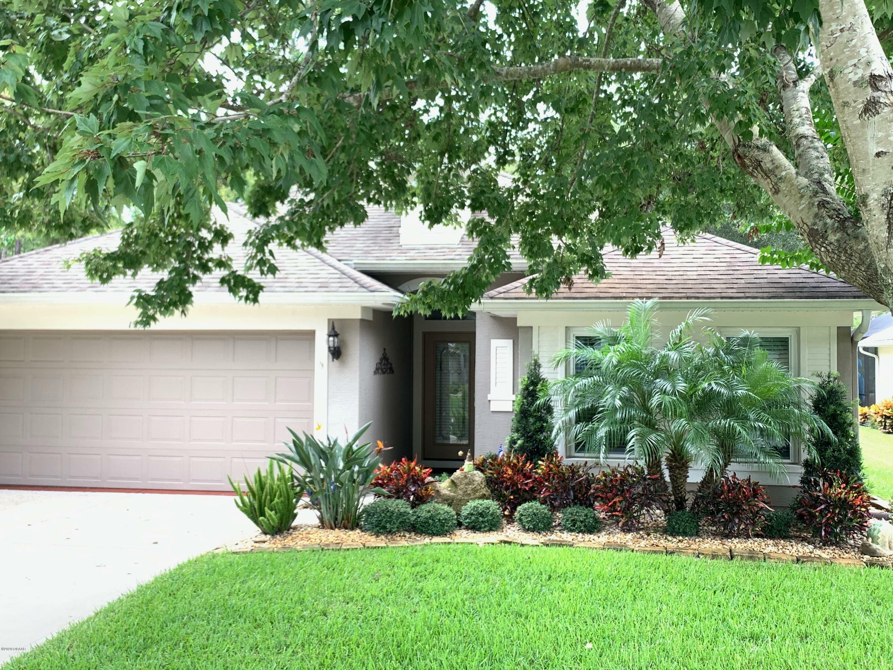 Property Photo:  1239 Crown Pointe Lane  FL 32174 