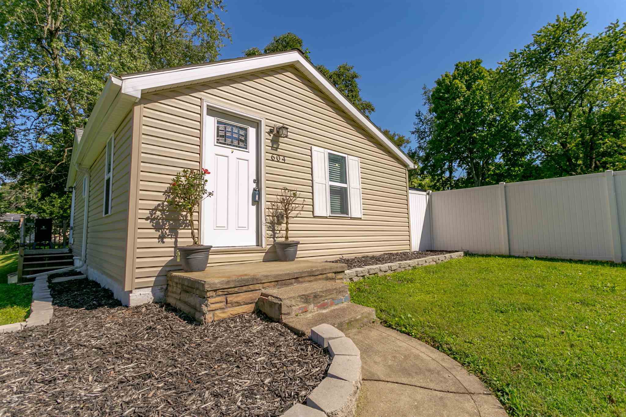 Property Photo:  604 S Bosse Avenue  IN 47712 