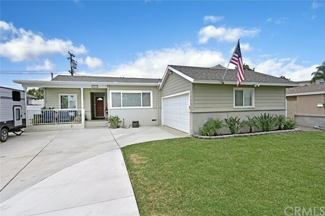 Property Photo:  2519 Clarke Avenue  CA 92831 