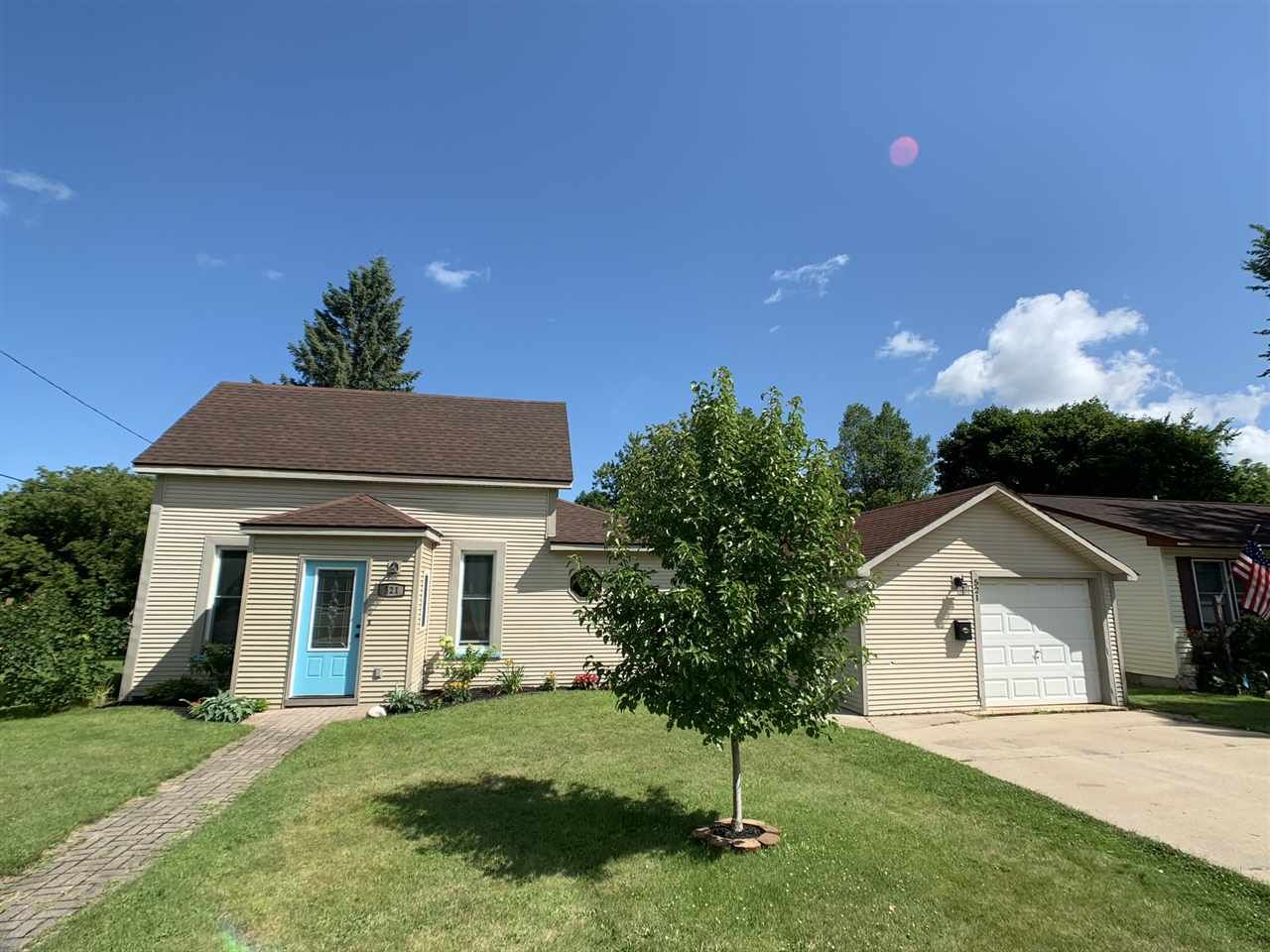 Property Photo: 521 E Main MI 49712