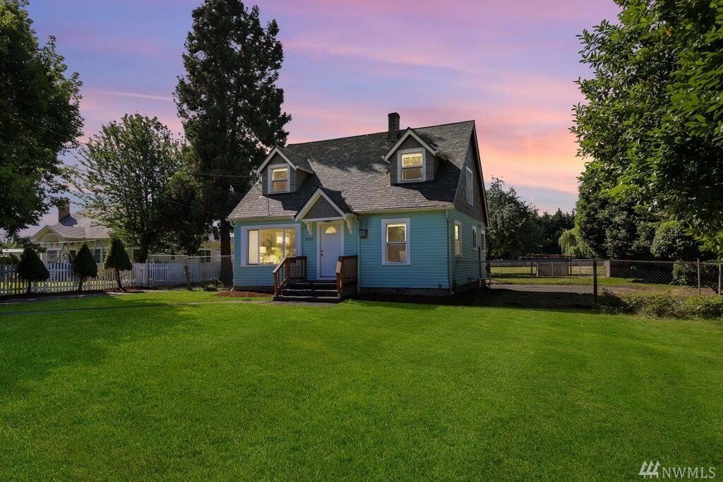 Property Photo:  11924 Valley Ave E  WA 98372 