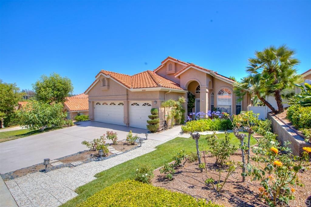 Property Photo: 1029 Funquest Dr CA 92028