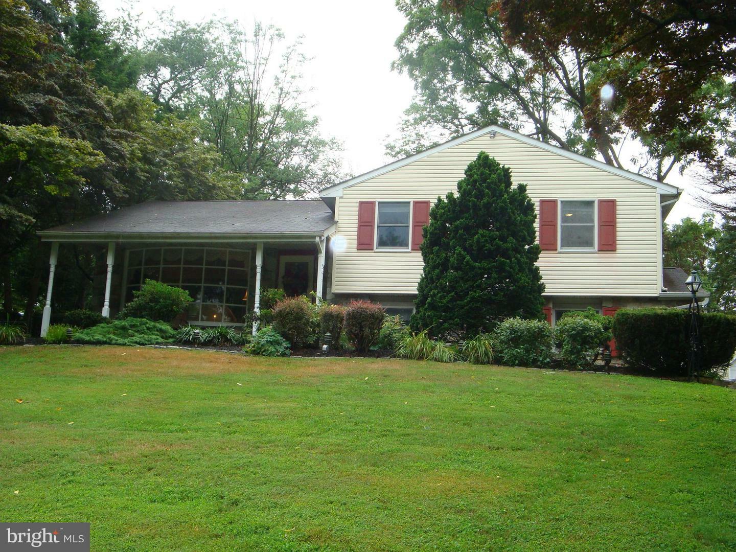 Property Photo:  2501 Creek Road  PA 19053 